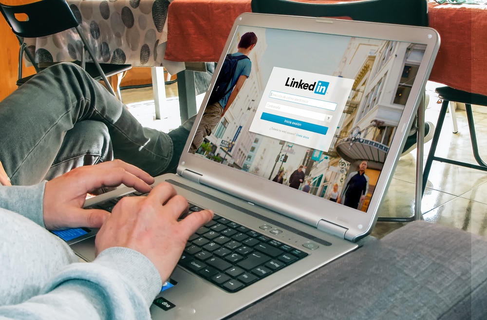 how to create LinkedIn ads